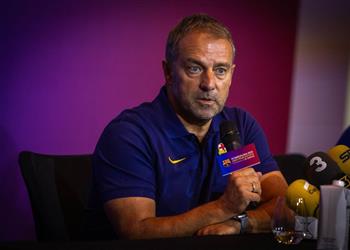 موقف هانز فليك من قيادة برشلونة ضد ريال مايوركا بعد تعرضه للإصابة