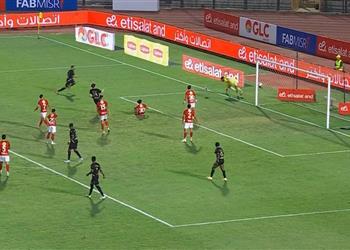 فيديو بخطأ فادح من شوبير محمد فخري يسجل هدف فاركو الأول أمام الأهلي