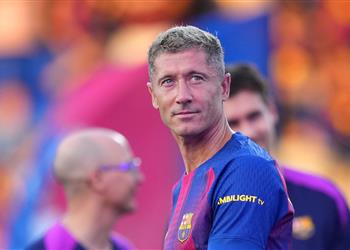 ليفاندوفسكي يشيد بصفقة برشلونة الجديدة ويؤكد لا أمانع الحديث عن سني