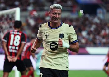 لا تنظروا إلى برشلونة ليفاندوفسكي يستفز ريال مدريد بشأن صفقة ماستانتونو