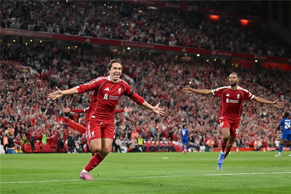 البديل.. كييزا يسجل هدف ليفربول الثالث أمام بورنموث في الوقت القاتل