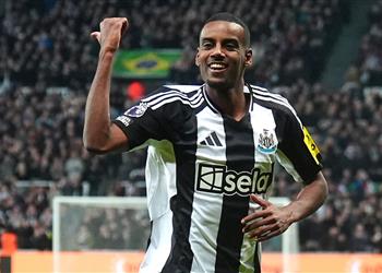 مدرب نيوكاسل يونايتد يوضح آخر تطورات مستقبل إيزاك قبل مواجهة أستون فيلا