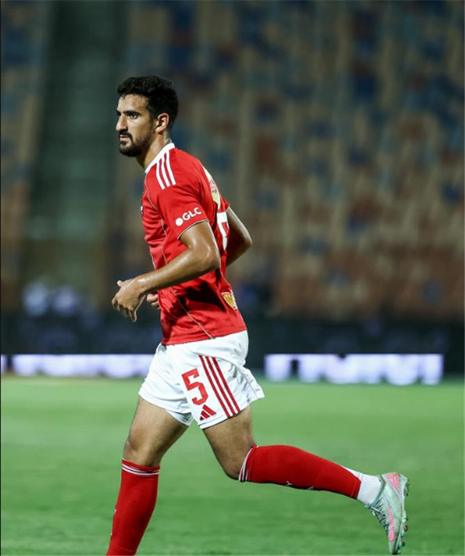 الأهلي يعلن إصابة محمد بن رمضان أمام فاركو.. ويوضح موقفه من مواجهة غزل المحلة
