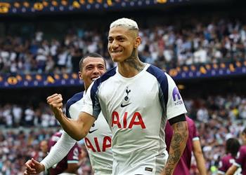 فيديو توتنهام يقهر بيرنلي بثلاثية ويشارك ليفربول صدارة الدوري الإنجليزي