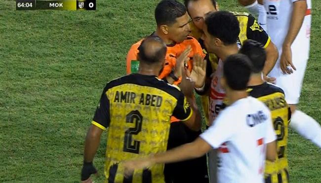 لاعبو الزمالك يطالبون بركلة جزاء امام المقاولون العرب