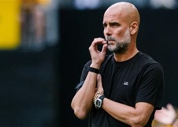 جوارديولا يرفض الإجابة على سؤال مصيري ويشيد بلاعب مانشستر سيتي مؤثر منذ يومه الأول