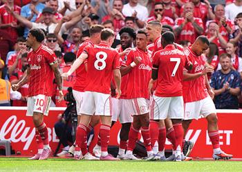 مزاحم ا للكبار نوتينجهام فورست يفوز على برينتفورد في أولى مبارياته بالدوري الإنجليزي