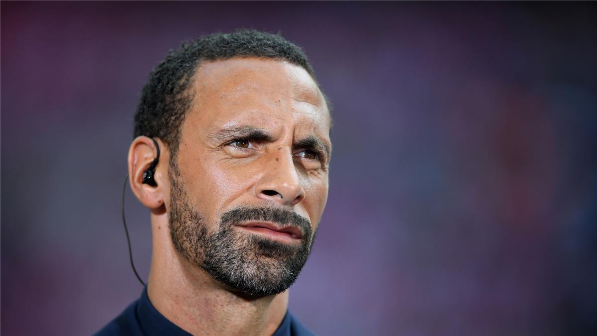 نيوز برو : ريو فرديناند يدافع عن لاعب ليفربول بعد الهجوم ضده: هل جننتم؟!