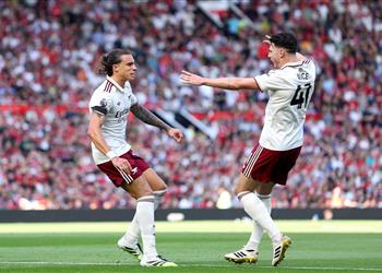 فيديو كالافيوري يسجل هدف آرسنال الأول ضد مانشستر يونايتد