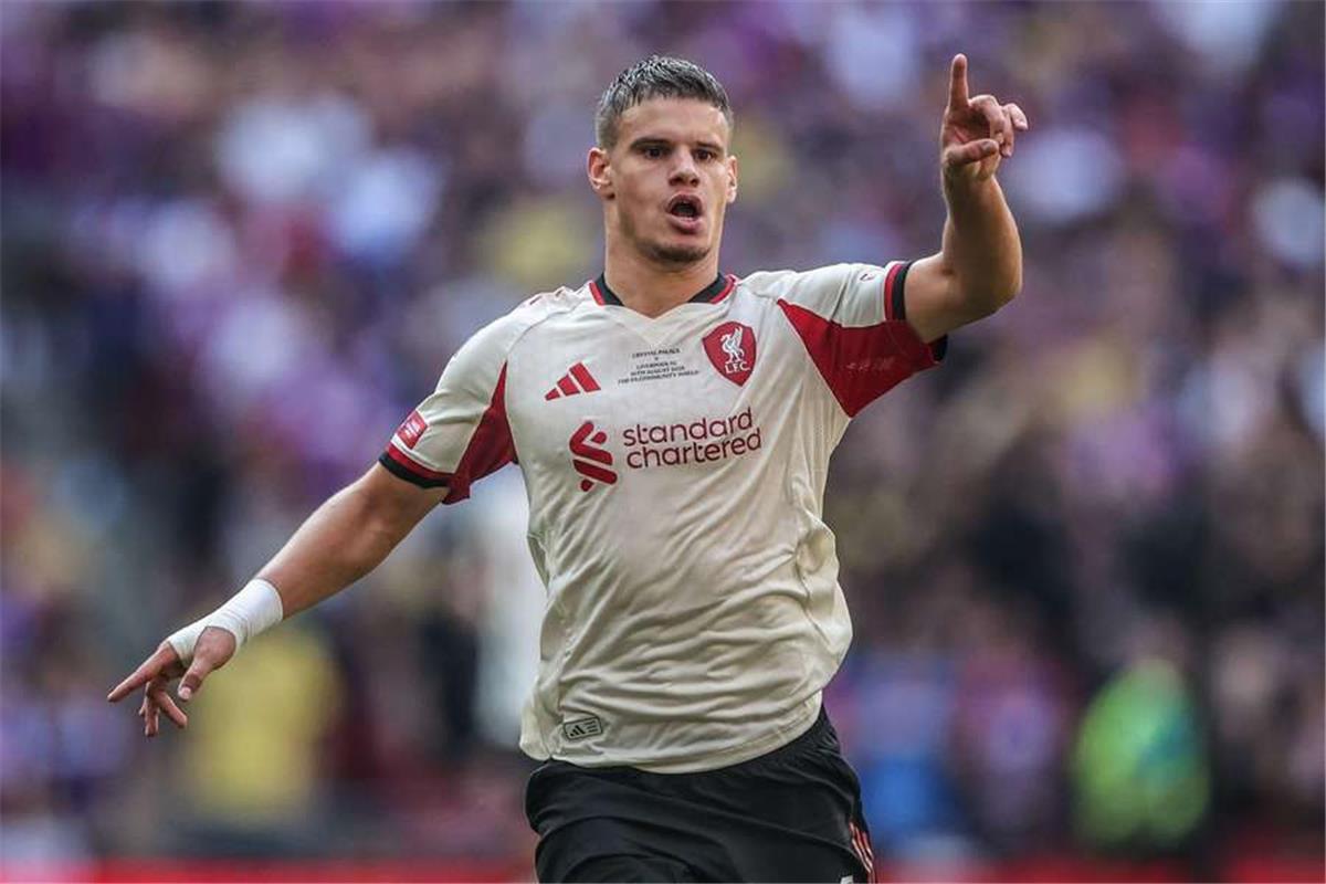 كيركيز يمهد الطريق لرحيل لاعب ليفربول قبل غلق الميركاتو