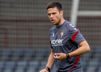 مدرب أوساسونا يتحدى ريال مدريد نحب مواجهة الأفضل وقادرون على إلحاق الضرر بهم