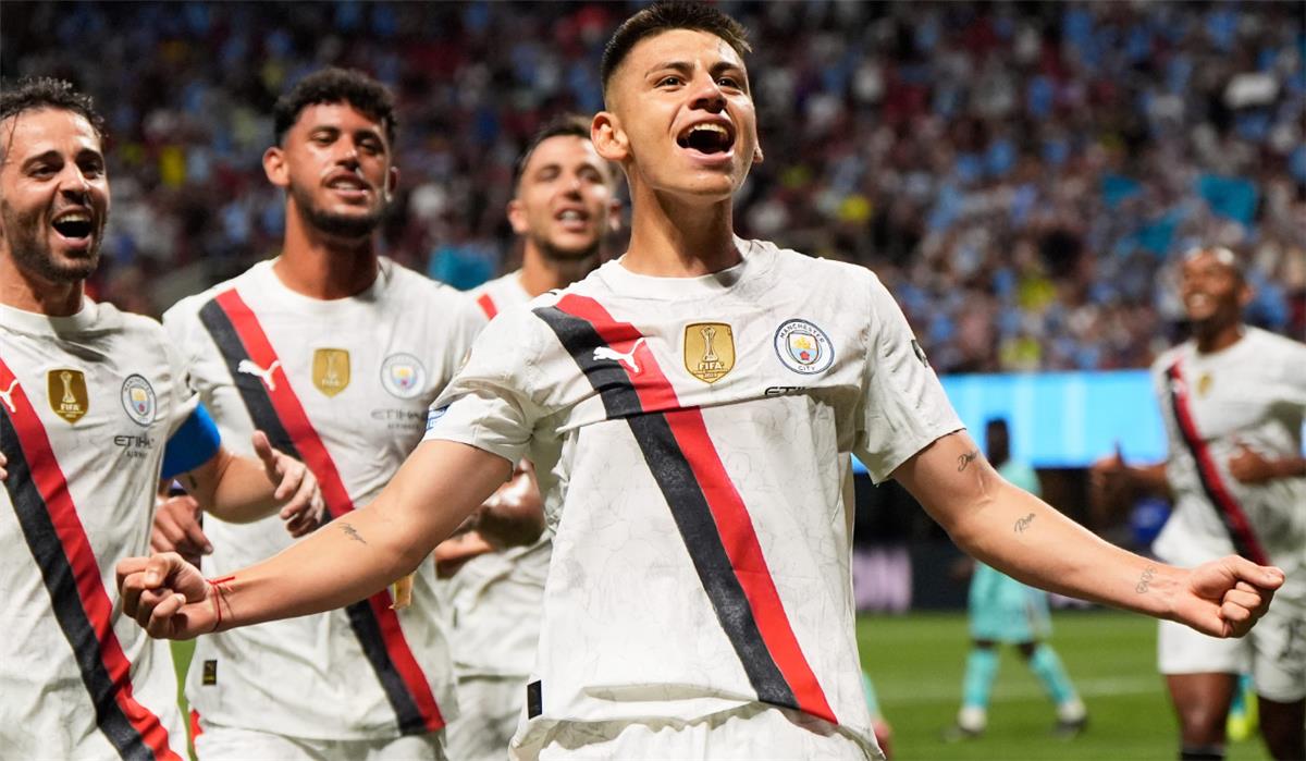 لاعب مانشستر سيتي يستعد للرحيل ويحسم وجهته المقبلة