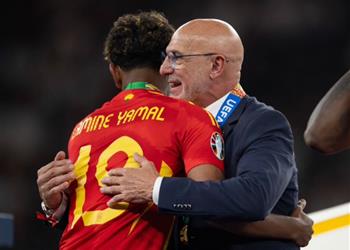 لويس دي لا فوينتي لامين يامال سيصنع التاريخ وهذا موقفي من الثنائي جارسيا