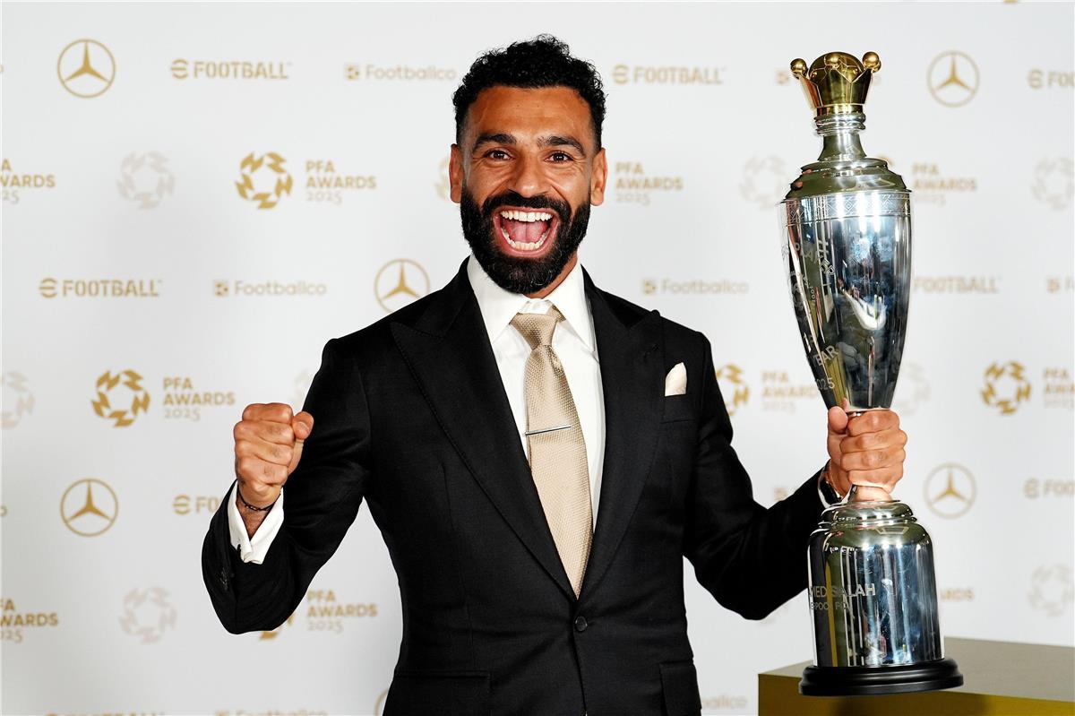 جوائز الأفضل في الدوري الإنجليزي 2024/25.. تتويج محمد صلاح