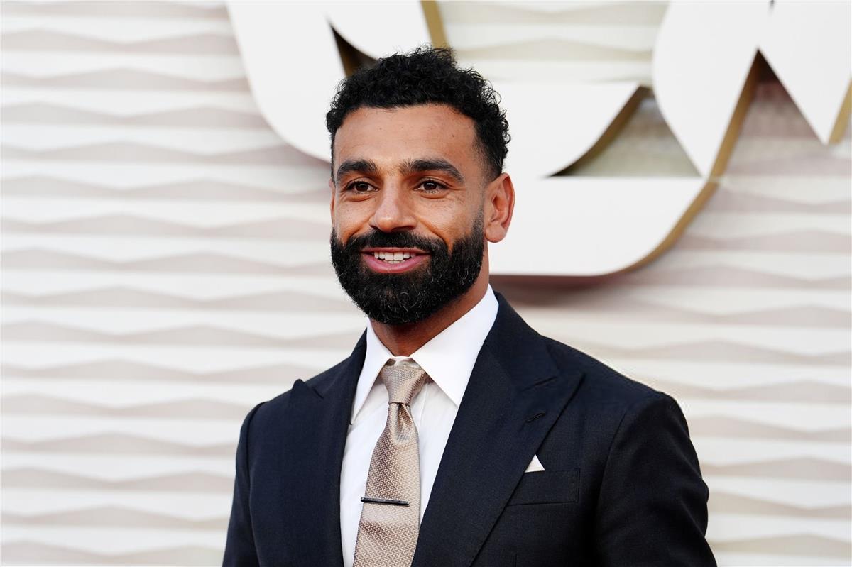 محمد صلاح يكشف منافس ليفربول على لقب الدوري الإنجليزي.. ويقدم نصيحة للشباب