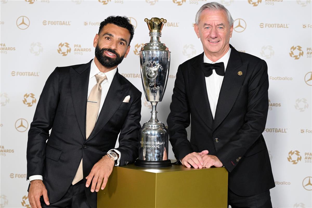 نيوز برو : إنجاز تاريخي.. محمد صلاح يفوز بجائزة أفضل لاعب في الدوري الإنجليزي 2024/25 نيوز برو : إنجاز تاريخي.. محمد صلاح يفوز بجائزة أفضل لاعب في الدوري الإنجليزي 2024/25