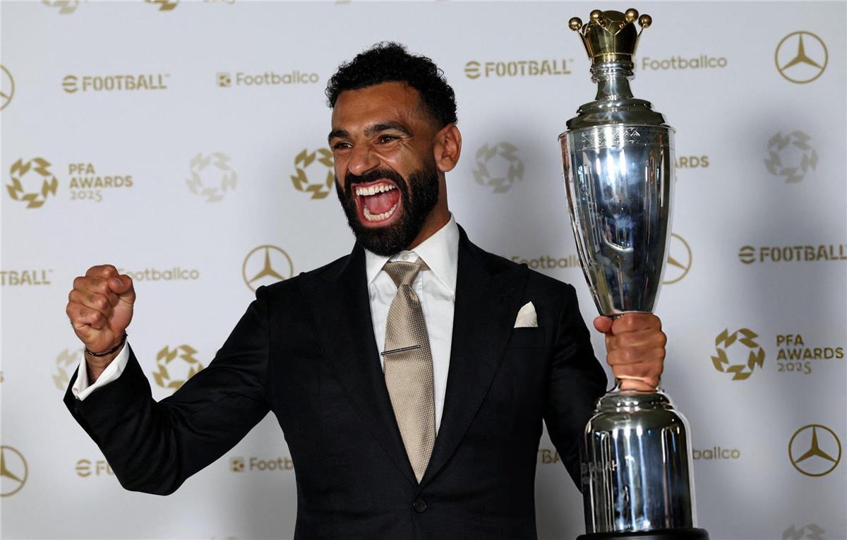 نيوز برو : ردود أفعال جماهير ليفربول على فوز محمد صلاح بجائزة أفضل لاعب: يستحق البالون دور