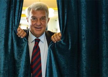 لابورتا يوضح موقف تسجيل صفقات برشلونة الجديدة