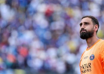 جوارديولا يكشف موقفه من تعاقد مانشستر سيتي مع دوناروما