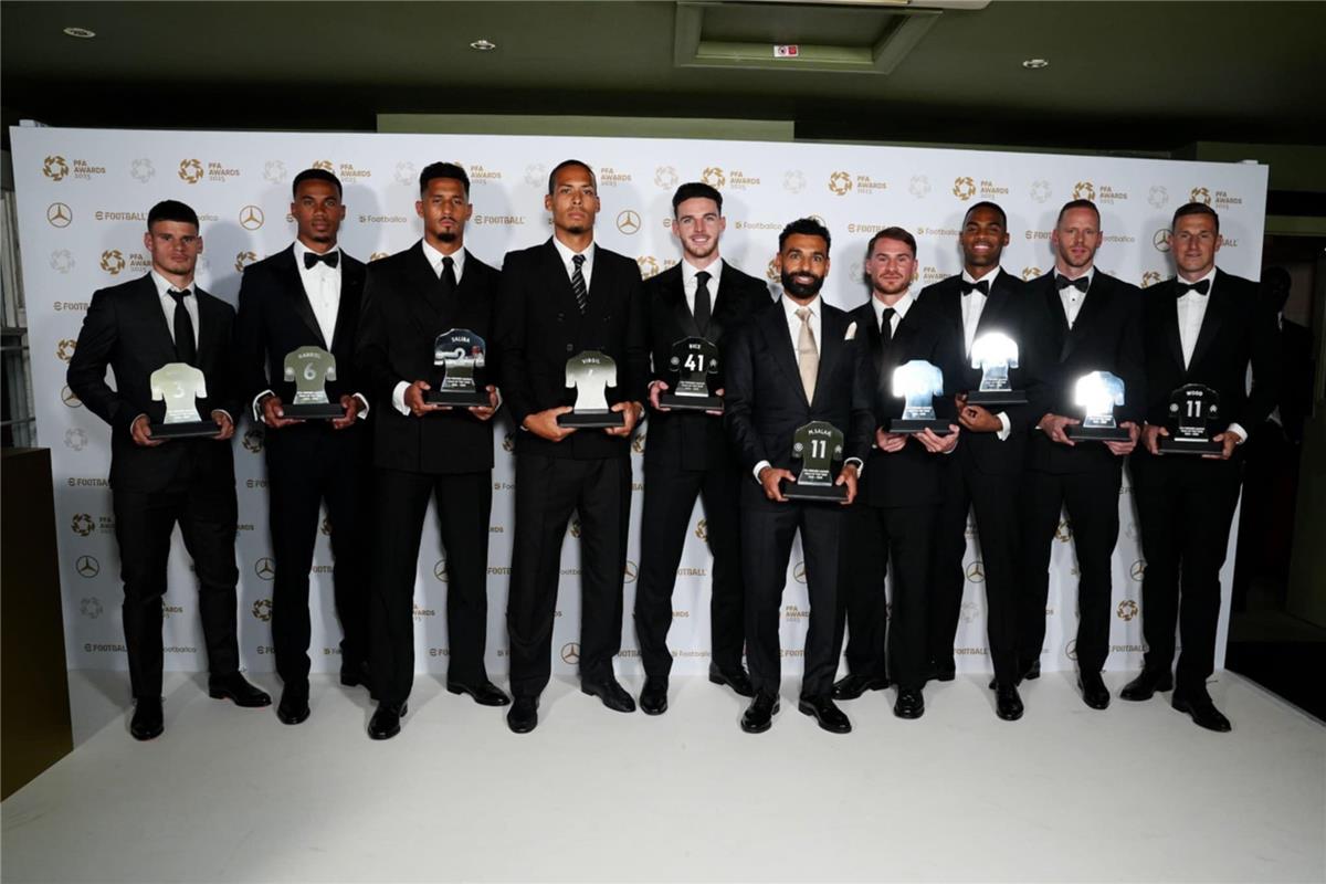 فيديو | رد فعل مثير من محمد صلاح على تصريحات نجم آرسنال في حفل الرابطة