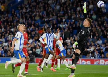 مالك برايتون نادم على بيع أحد لاعبي فريقي إلى ليفربول