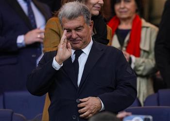 برشلونة يواجه أزمة معقدة قبل نهاية موسم الانتقالات الصيفي