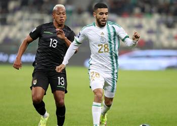 لوجانو السويسري يرد عبر بطولات على أنباء عودة أحمد قندوسي إلى بيراميدز