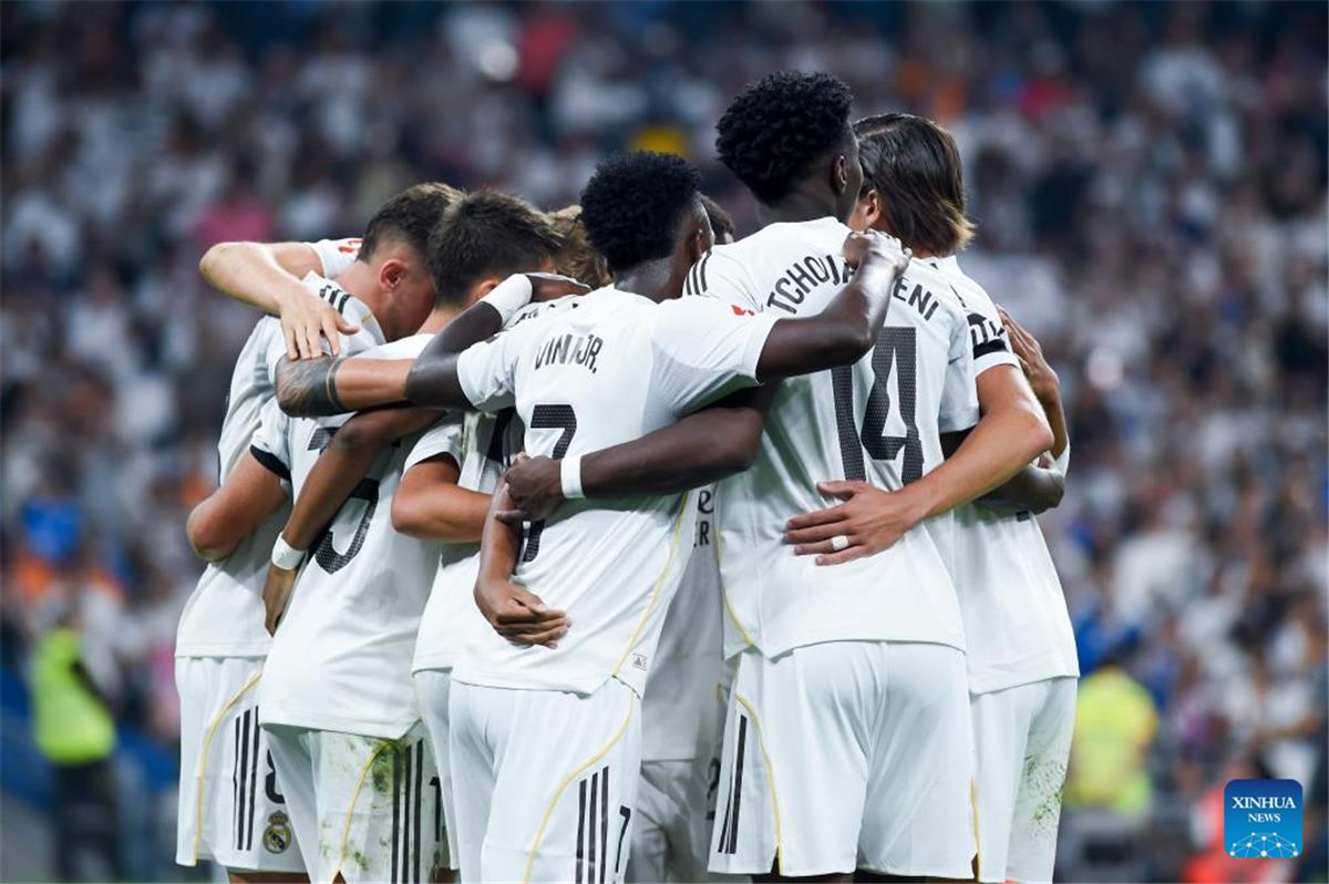 لاعبي ريال مدريد