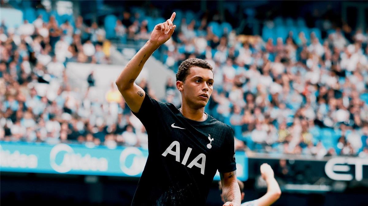 فيديو | برينان جونسون يسجل هدف توتنهام الأول أمام مانشستر سيتي