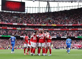 فيديو آرسنال يسحق ليدز يونايتد بخماسية ويتصدر الدوري الإنجليزي