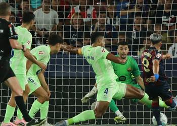 فيديو روميرو يسجل هدف ليفانتي الأول أمام برشلونة