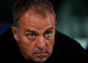 فليك يرفض الانسياق وراء انتقاد التحكيم أمام ليفانتي ويتعجب من سؤال بعد ريمونتادا برشلونة