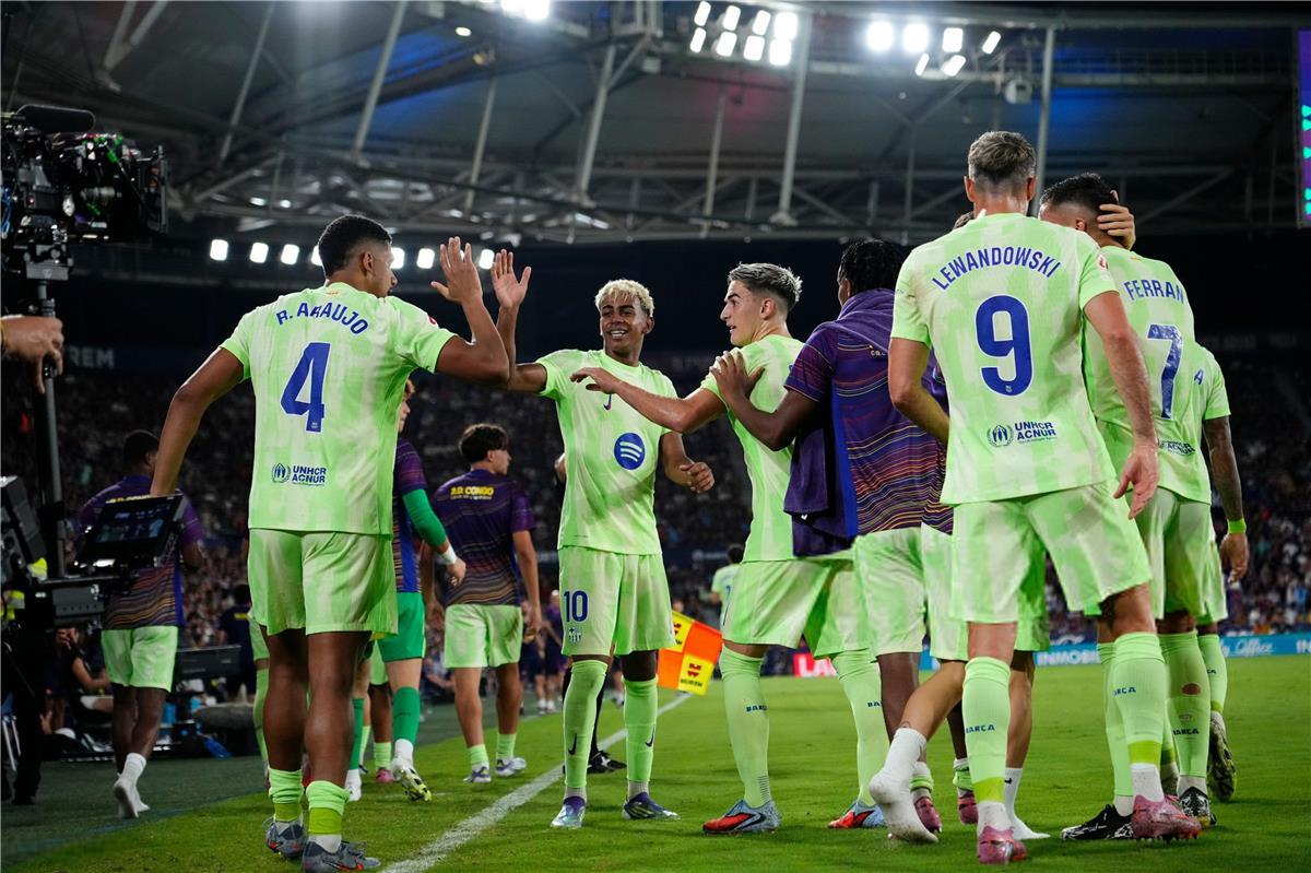 لاعبو برشلونة