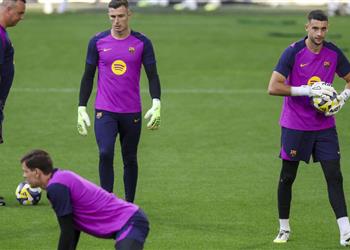 حارس برشلونة يقترب من الرحيل هذا الصيف