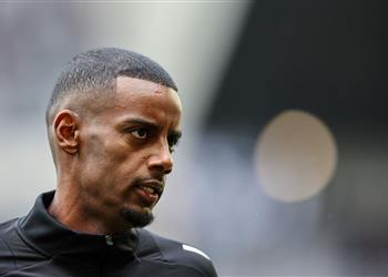 مهاجم مانشستر سيتي السابق على رادار ليفربول بديلا لـ إيزاك