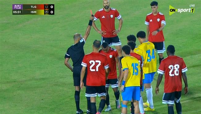 طرد الفا كيتا لاعب طلائع الجيش في مباراة الاسماعيلي بالدوري المصري