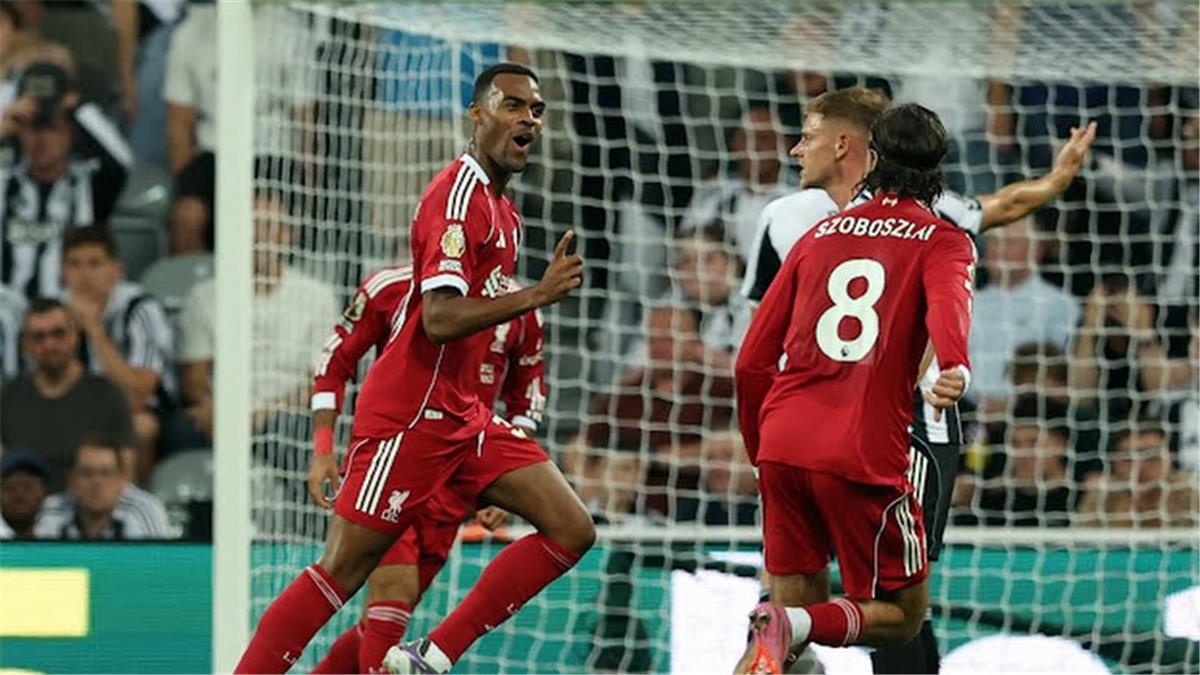 لاعبو ليفربول