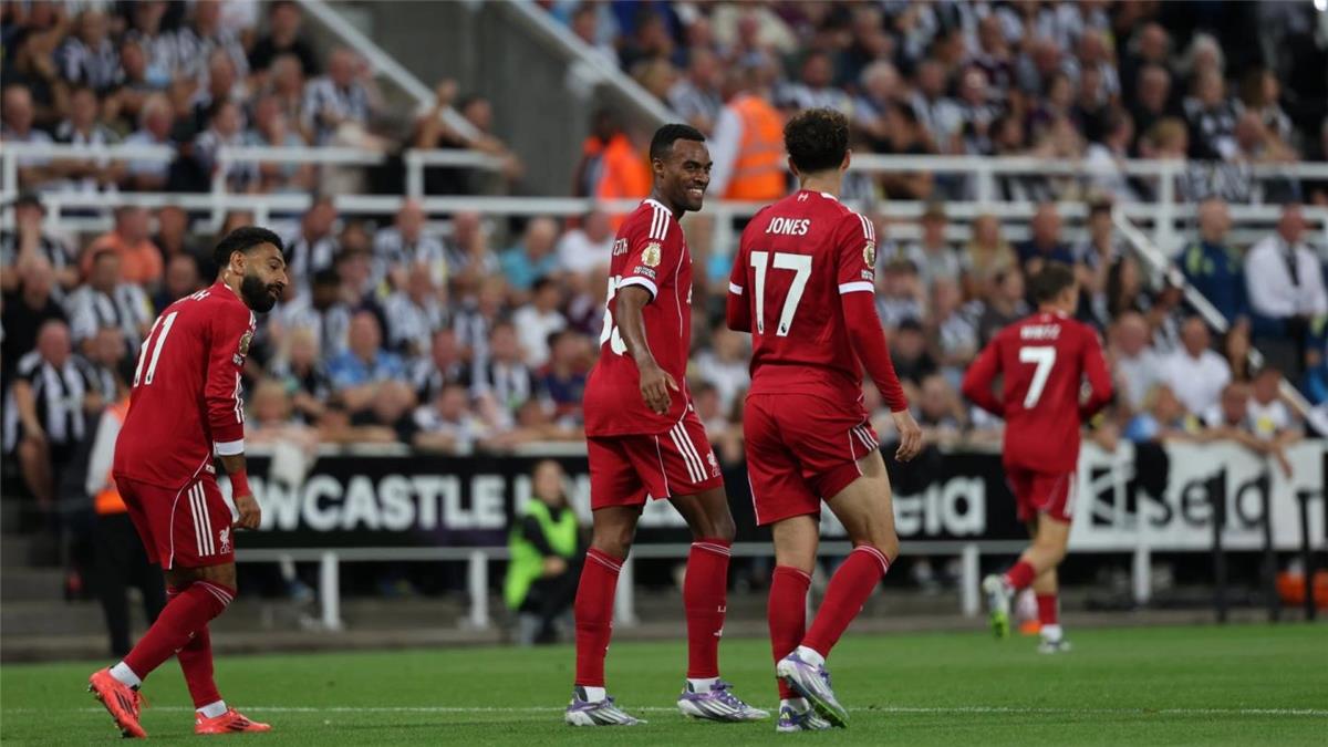 اخبار نيوز : ردود أفعال جماهير ليفربول على أداء محمد صلاح أمام نيوكاسل في الدوري الإنجليزي: يجب إيجاد حل