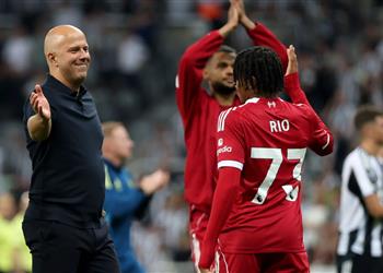 سلوت بعد فوز ليفربول الدرامي على نيوكاسل لم تكن مباراة كرة قدم وتفاجأت بـ إيكتيكي