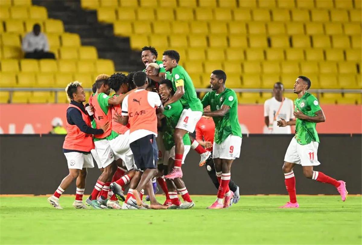 نيوز برو : فيديو | منتخب مدغشقر يهزم السودان بهدف قاتل ويتأهل إلى نهائي كأس أمم إفريقيا للمحليين