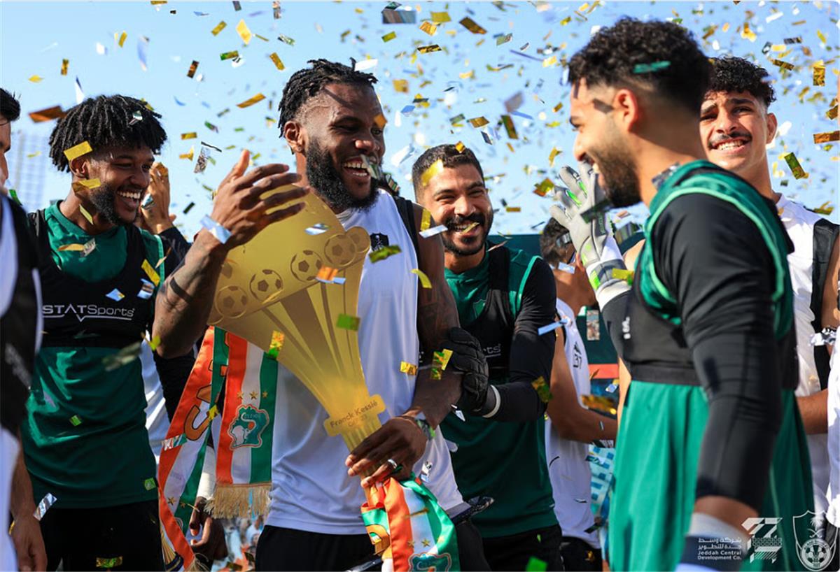 اخبار نيوز : الأهلي يحسم موقفه من فرانك كيسيه