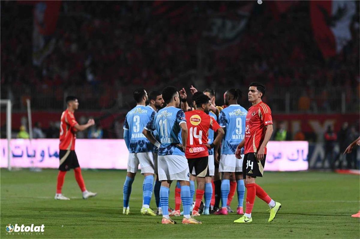 خاص | موعد وصول حكم مباراة الأهلي وبيراميدز إلى القاهرة