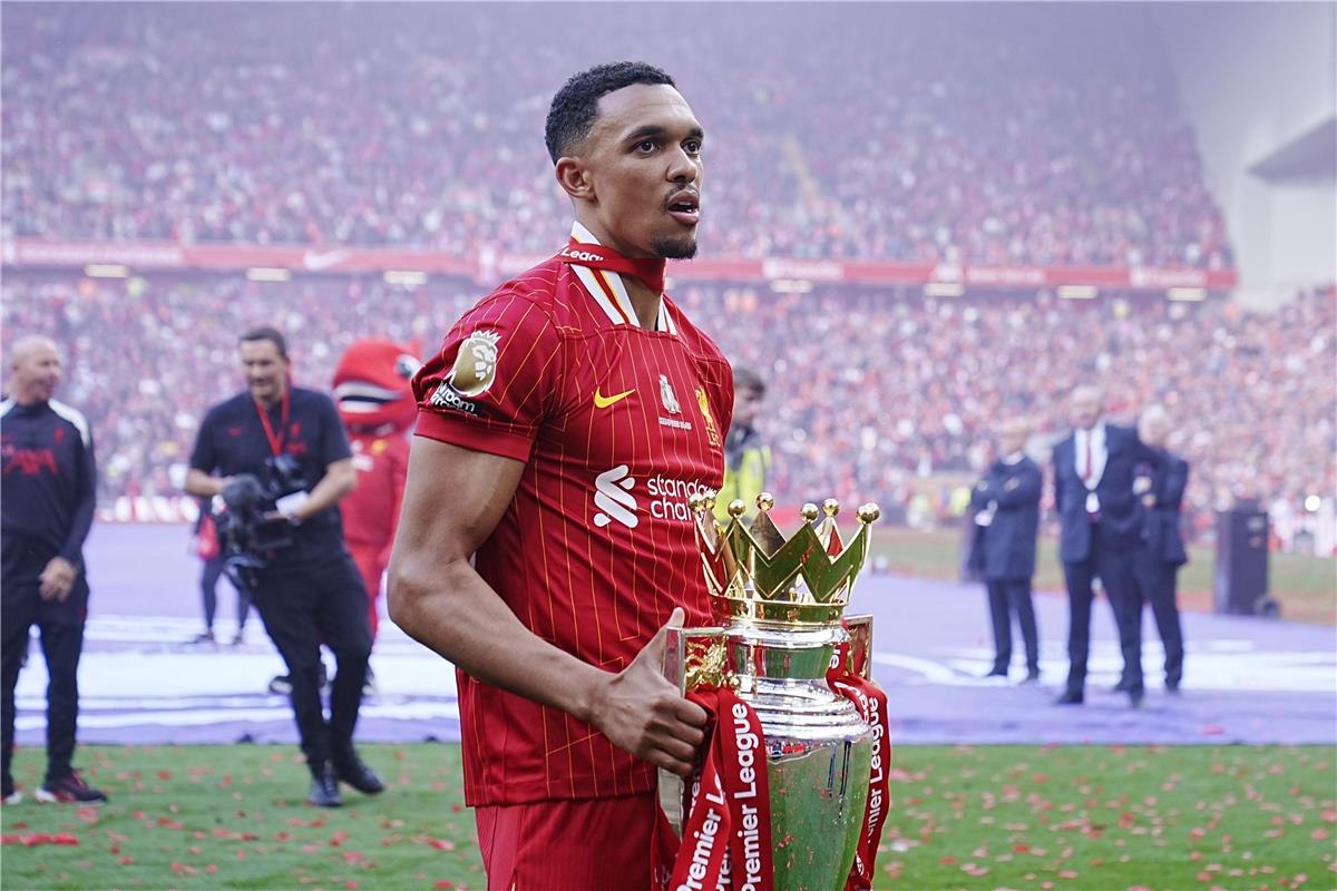 عودة أرنولد وصدام ريال مدريد يسيطر على ردود فعل جماهير ليفربول حول قرعة دوري أبطال أوروبا