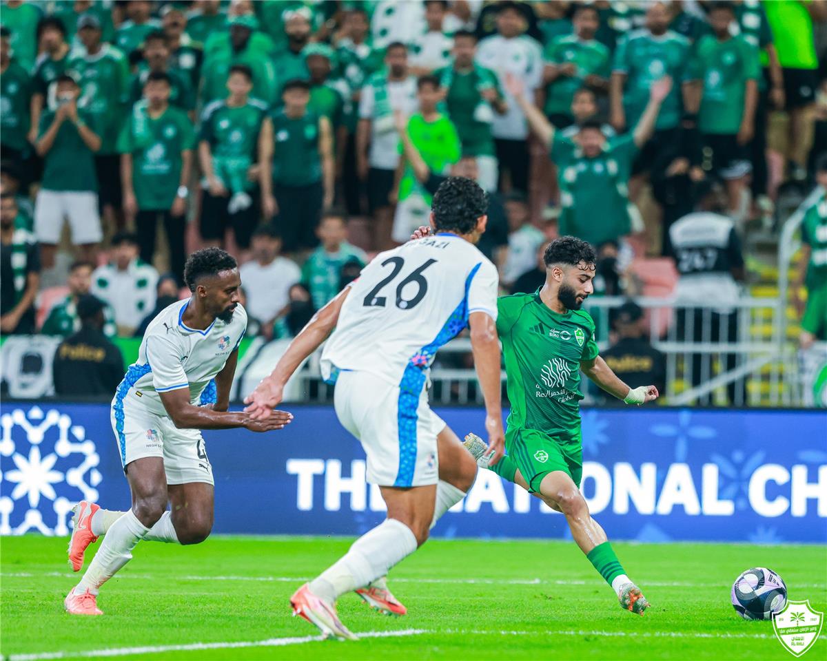 فيديو | بمشاركة أحمد حجازي.. الأهلي يفوز على نيوم في الدوري السعودي