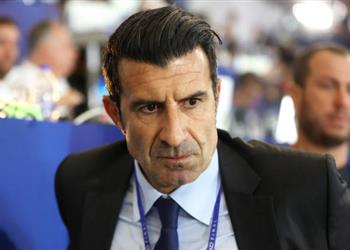 فيجو لاعب ريال مدريد لا يستحق المقارنة مع الظاهرة رونالدو