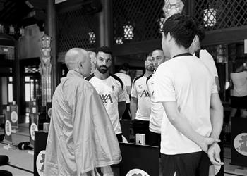 ملهمة أول تعليق من محمد صلاح على زيارة معبد إيكوين البوذي