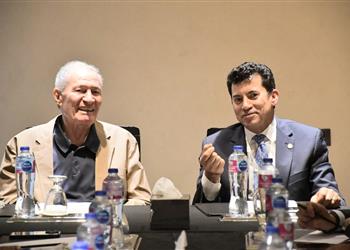 وزير الرياضة يبحث مع رئيس الاتحاد الدولي لليد ترتيبات استضافة مصر كأس العالم