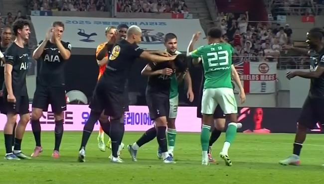 سون يغادر الملعب بالدموع في اخر مباراة له مع توتنهام والجماهير واللاعبين تصفق حبا واحتراما