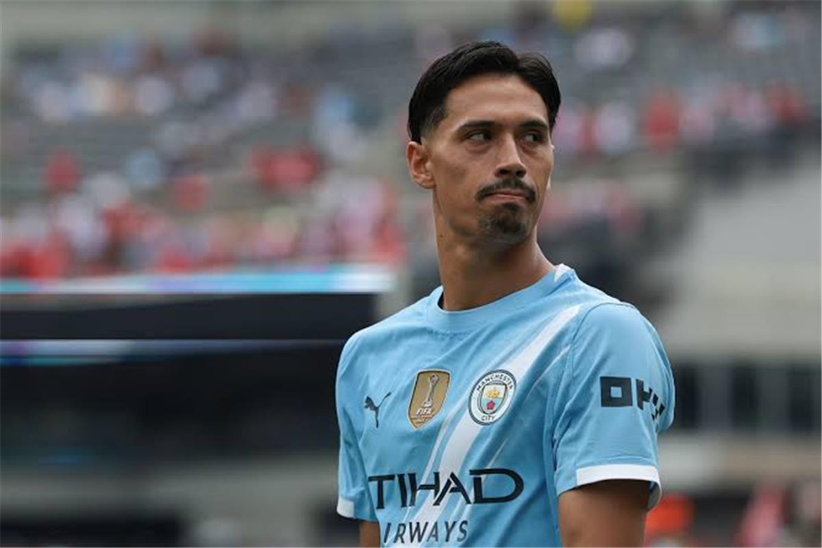 ليس لامين يامال.. ريندرز: لاعب برشلونة أصعب خصم واجهته في مسيرتي