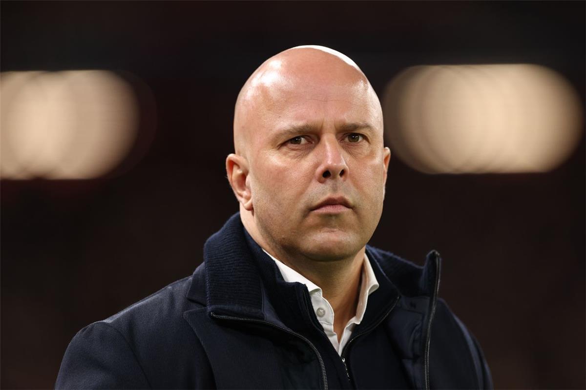 سلوت: ما حدث أمام نيوكاسل لم أعيشه سوى مرة واحدة.. وآرسنال الأفضل بالدوري